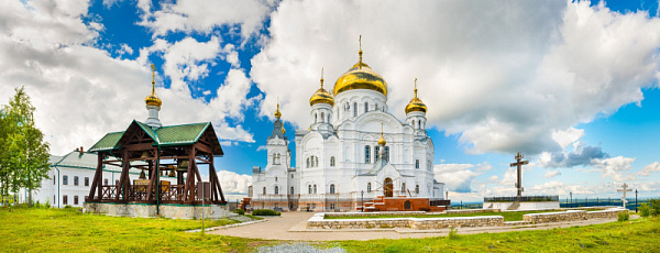 ИМПЕРИЯ СТРОГАНОВЫХ