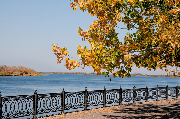 КРУЖИТСЯ, КРУЖИТСЯ НЕБО